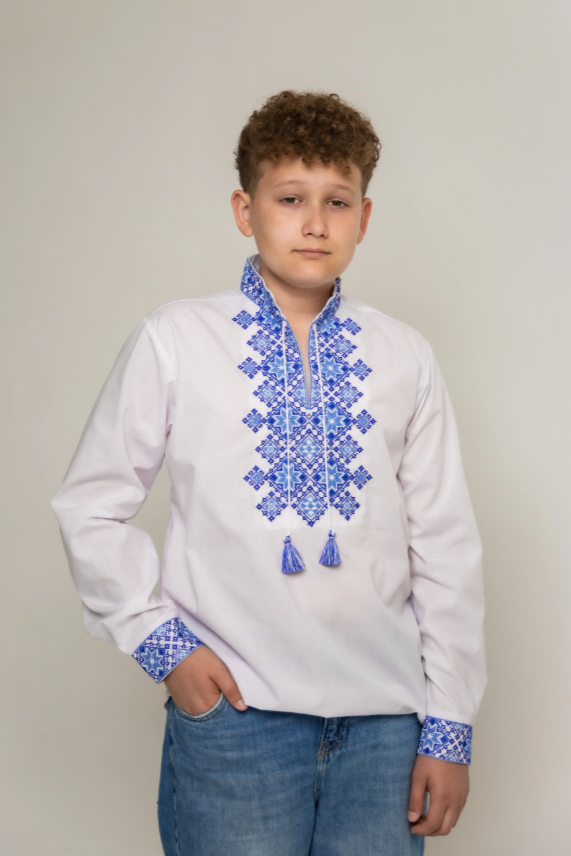 Вишиванка для хлопчика. Денім