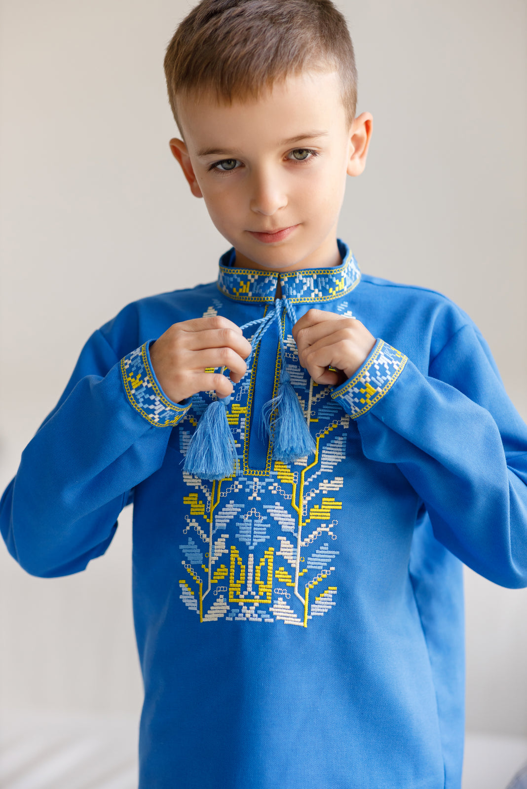 UKRAINIAN CLOTHING AND ACCESSORIES DELIVERED IN THE U.S. AND WORLDWIDE