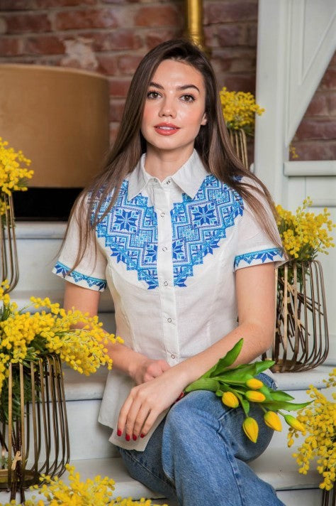 Women's embroidered buttoned shirt "Kralia"