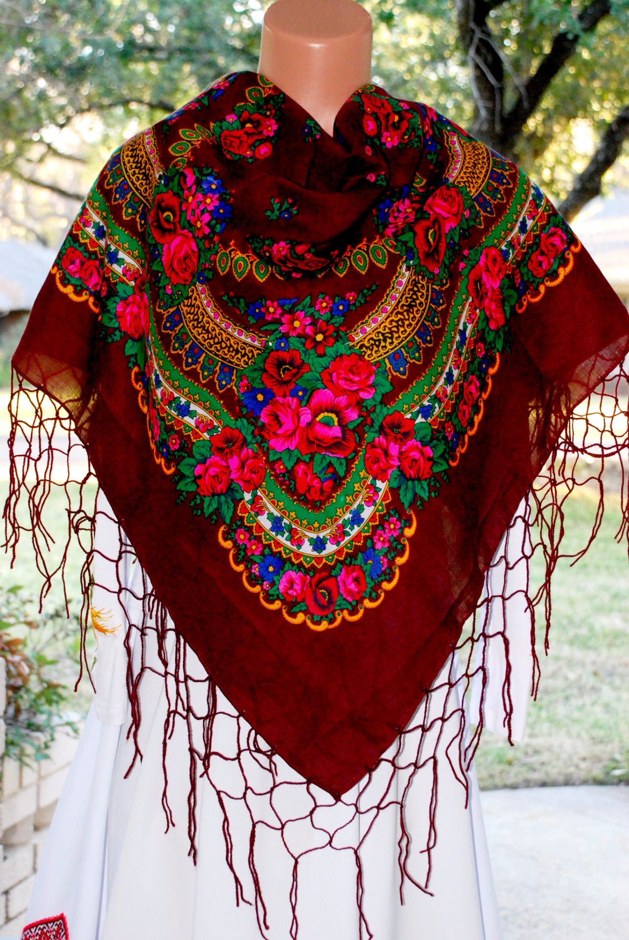 Ukrainian shawl "Hustka". Maroon. Large
