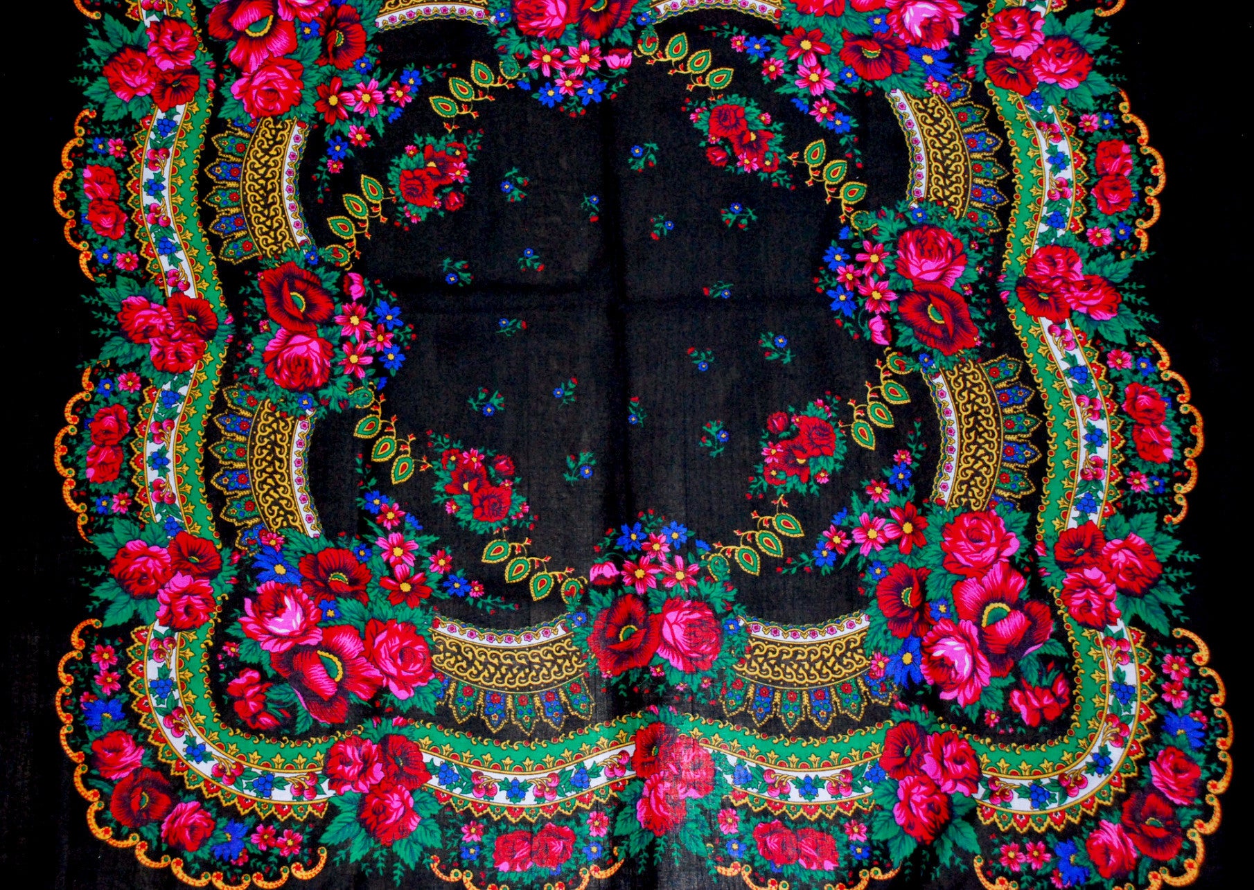 Ukrainian shawl "Hustka". Black. Large