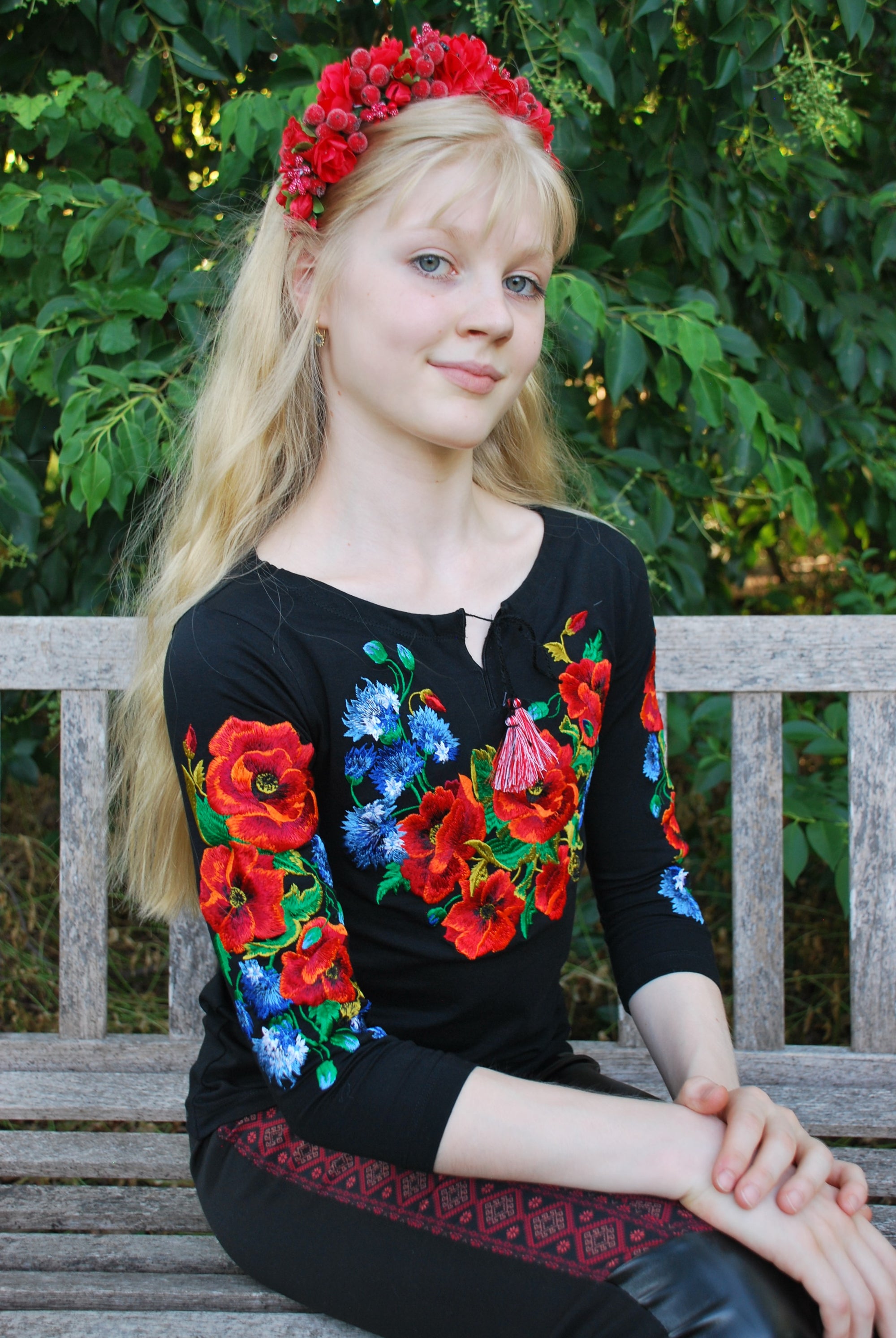 Women's 3/4 sleeve shirt with real embroidery "Bluetness". Navy