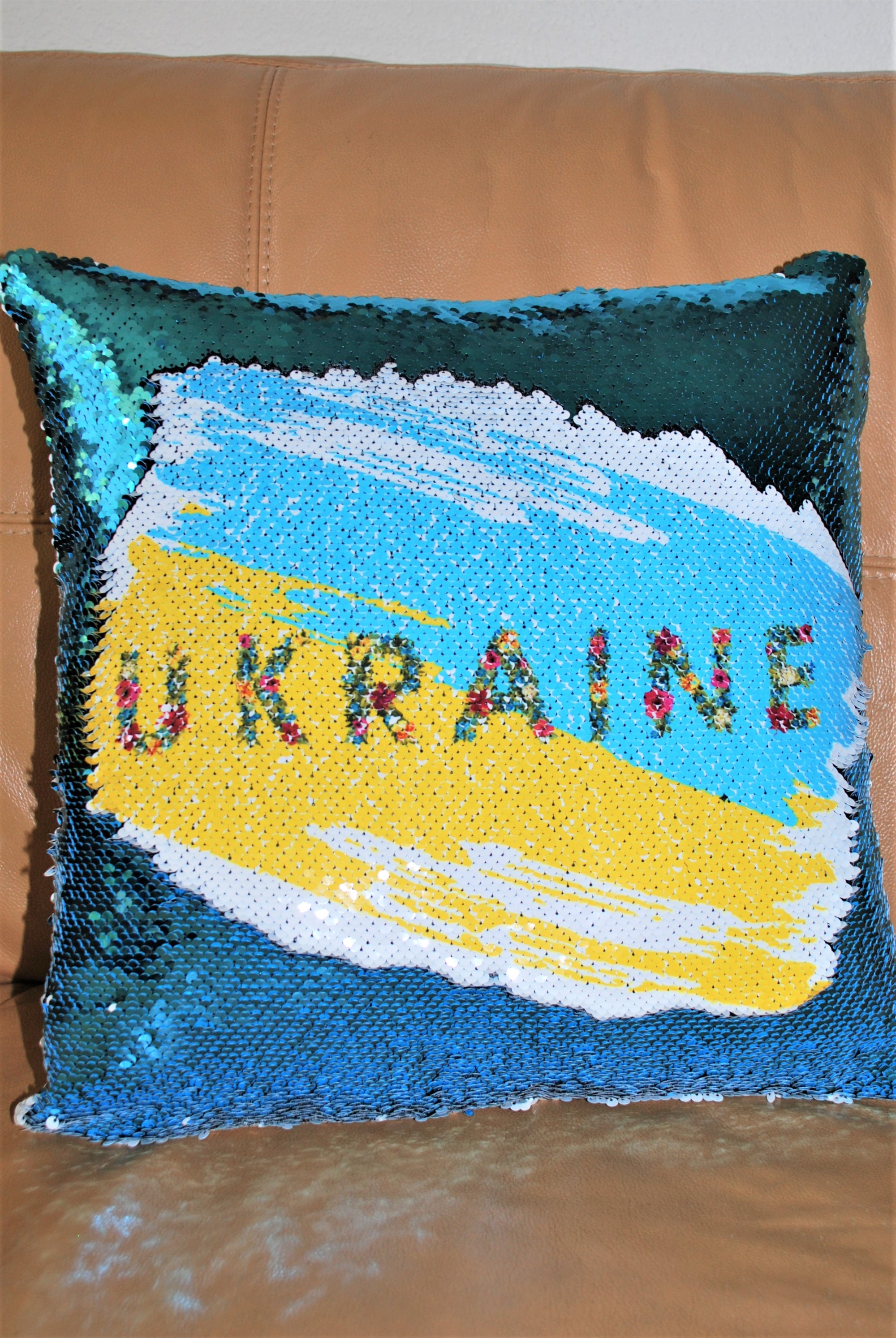 Flippy sequin pillow "Ukraine"