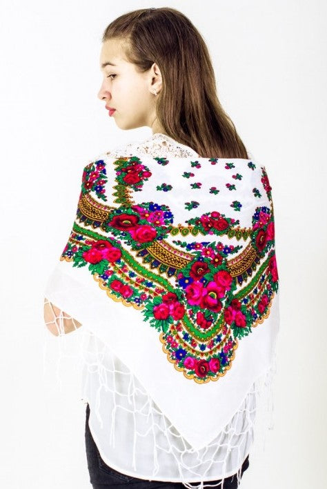 Ukrainian shawl "Hustka". White. Medium