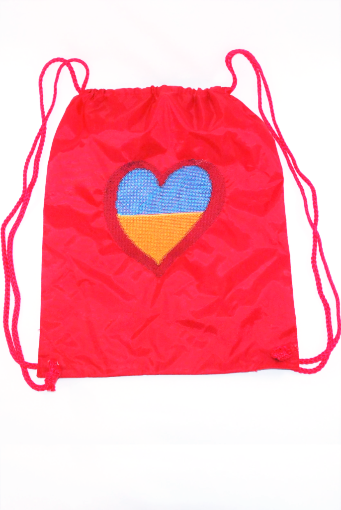 Embroidered drawstring backpack "Ukie heart"